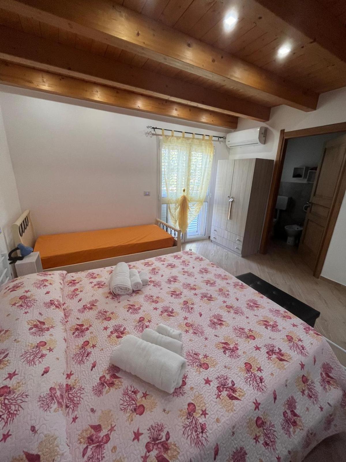 Debel house Bed and Breakfast Marina di Ragusa Buitenkant foto